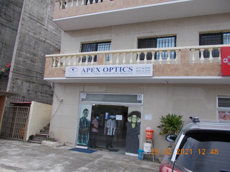der-vielleicht-einzige-optiker-in-liberia