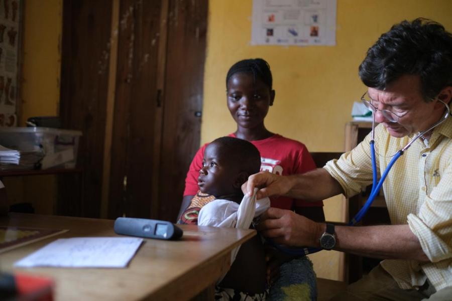 Helfen beim Screening der Patienten