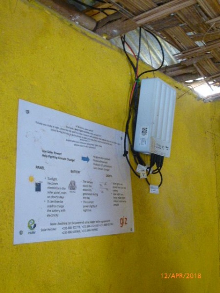 die-batterie-fuer-das-solarlicht-in-unserer-clinic