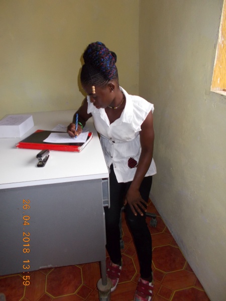 louis-mopolu-die-reserve-registriererin-der-yarbayah-clinic