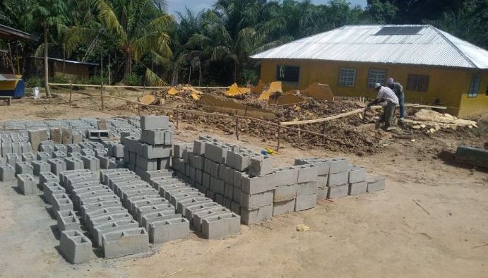 fixing_of_dirt-bricks for_construction